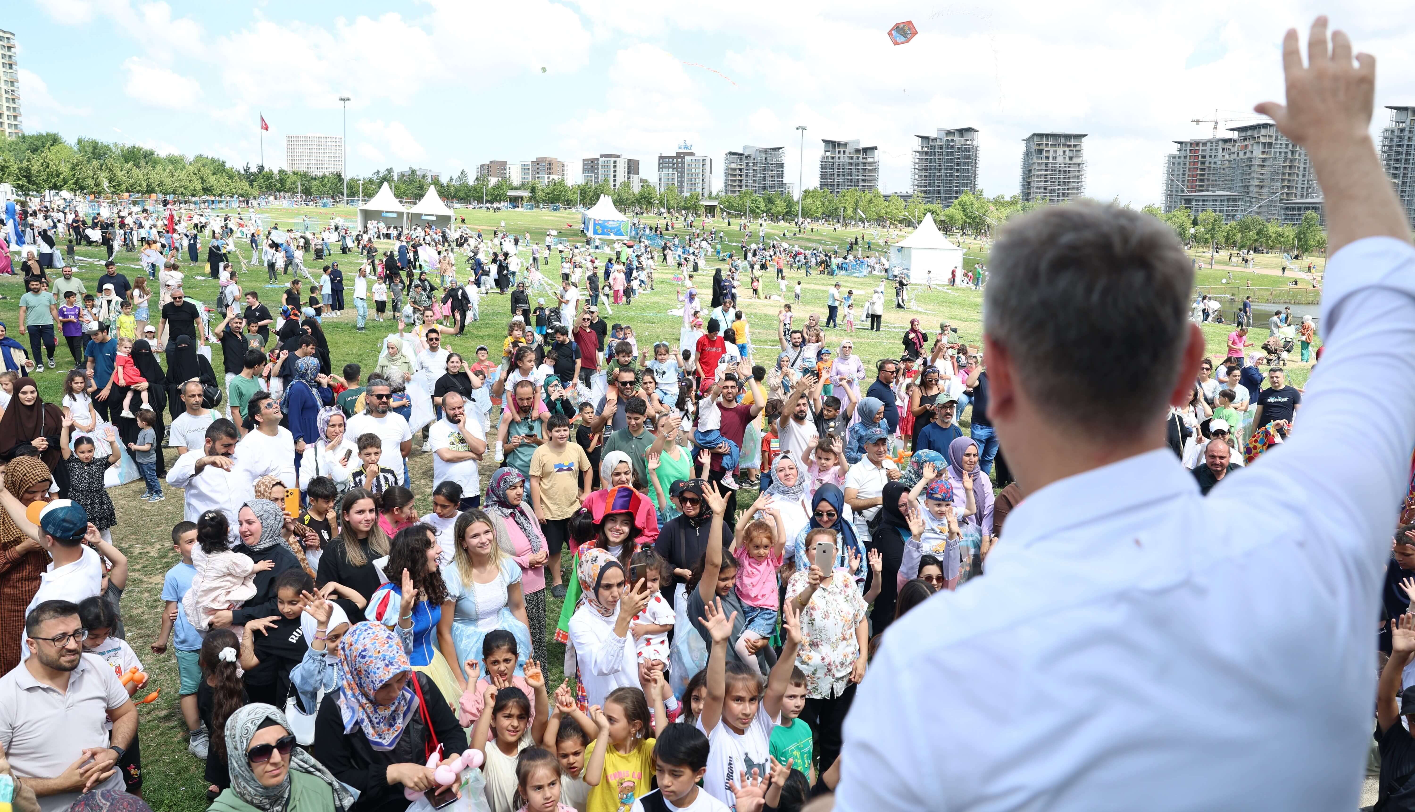 BAŞAKŞEHİR’DE GÖKYÜZÜ UÇURTMALARLA RENKLENDİ!