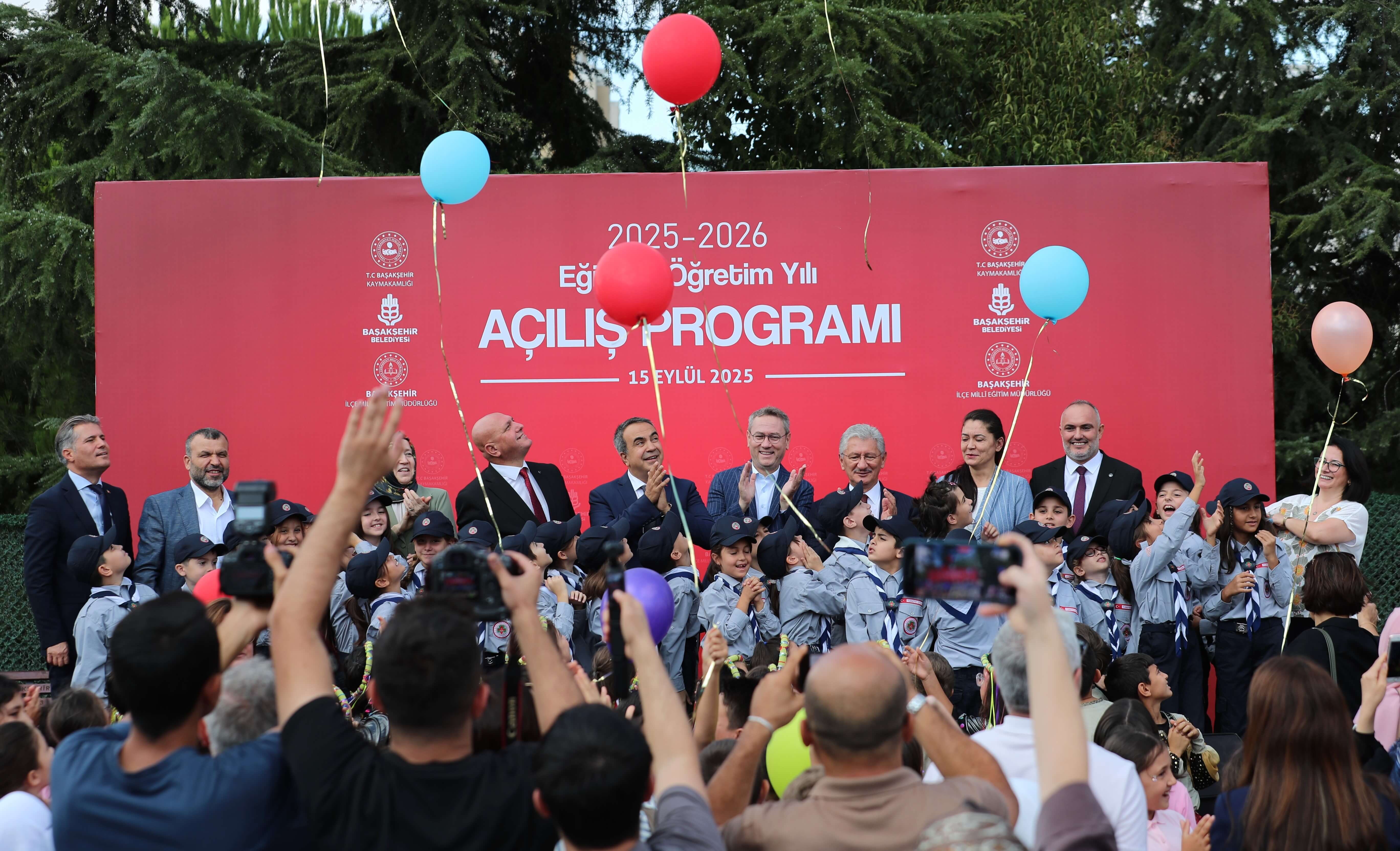BAŞKAN KARTOĞLU ÖĞRENCİLERLE BULUŞTU